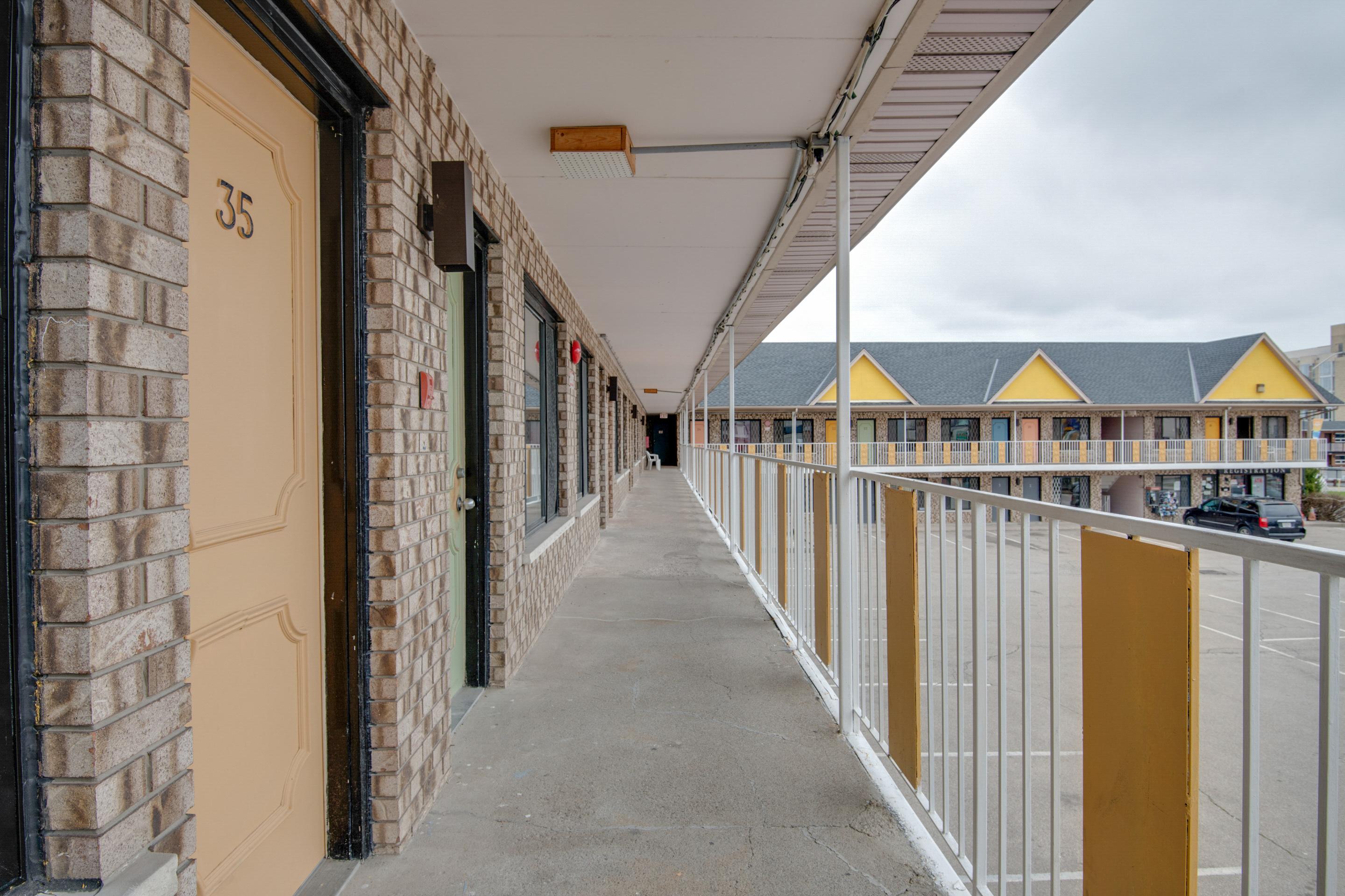 Falls Inn Near Casino Niagara By Oyo Екстериор снимка